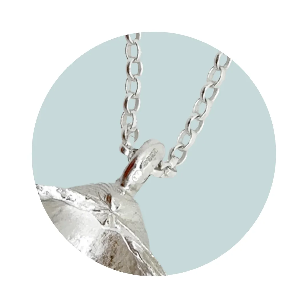 LARGE COCKLE SHELL NECKLACE